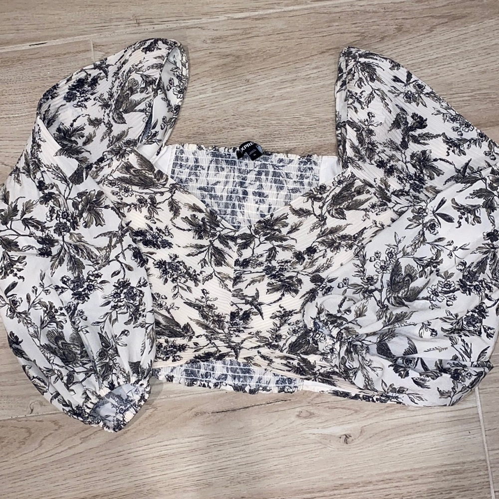 Floral Puff Sleeve Crop Top